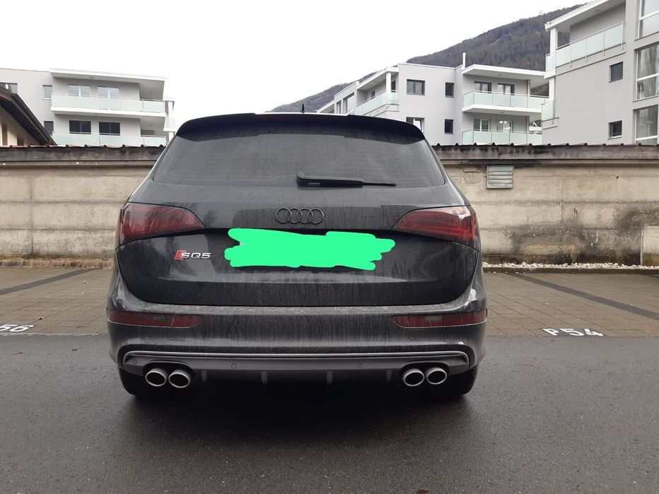 Ади SQ5 на части