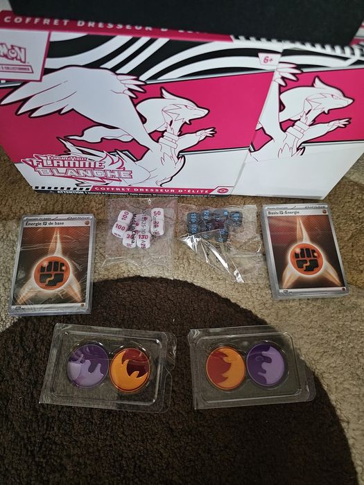 Cutii si carti pokemon tcg