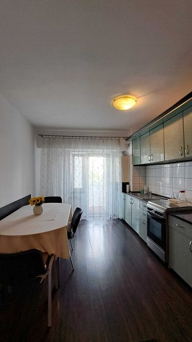 Inchireire apartament 3 camere decomandate in zona Eminescu pentru elevi