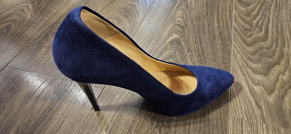 Дамски обувки Gabina от велур на ток - 39 номер