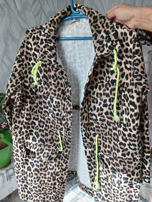 Шубы,куртки,ветровки.