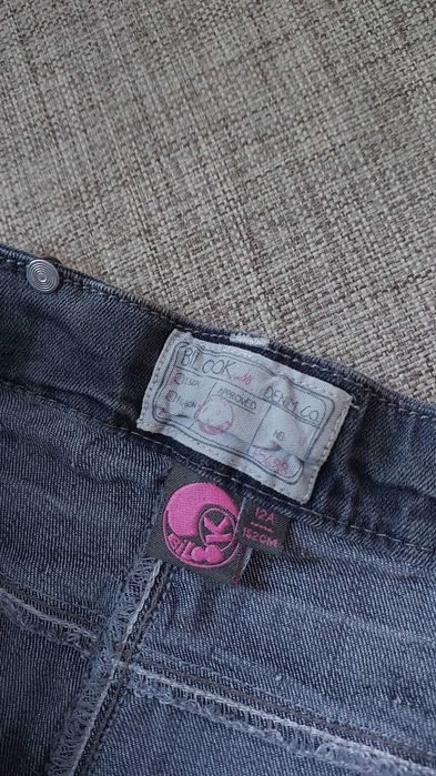 Продам джинсы для девочки р152