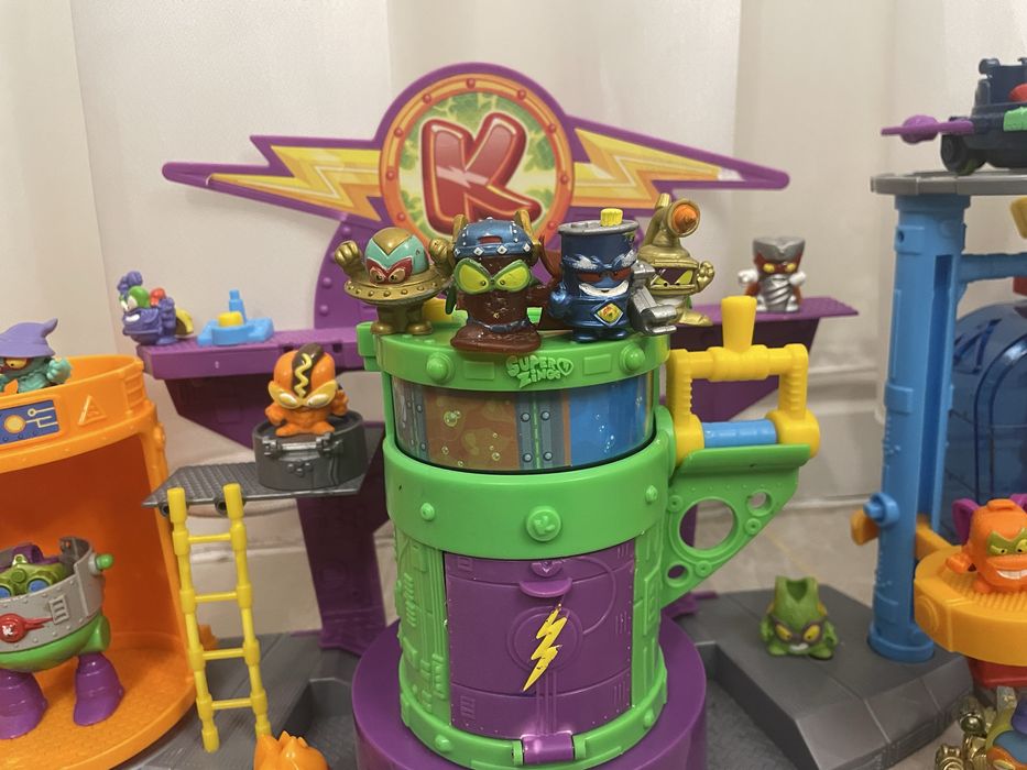 Set foarte complet Superzings