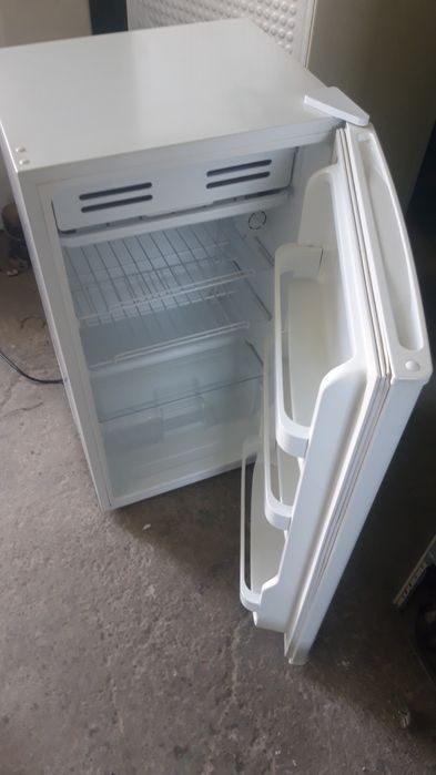 Срочно продам Офисный холодильник