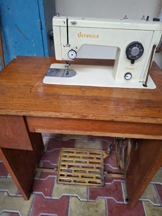 Masina de cusut Veronica