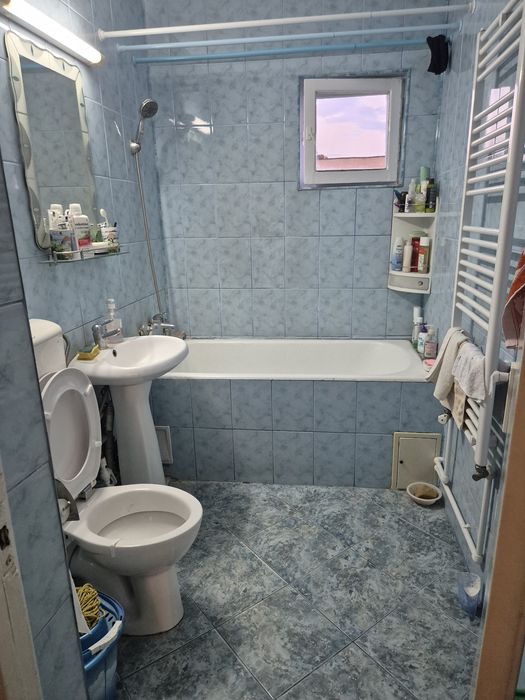 Proprietar,vând apartament 2 camere semi.conf 1 Craiovita Noua et.4/4,
