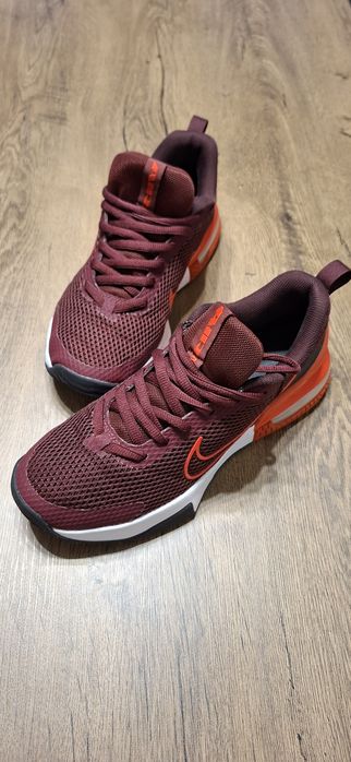 Nike Air Max Alpha Trainer 6 номер 41/5
Оригинални Мъжки маратонки!

Без забележки!

Номер 41/5

Цена:45 €
