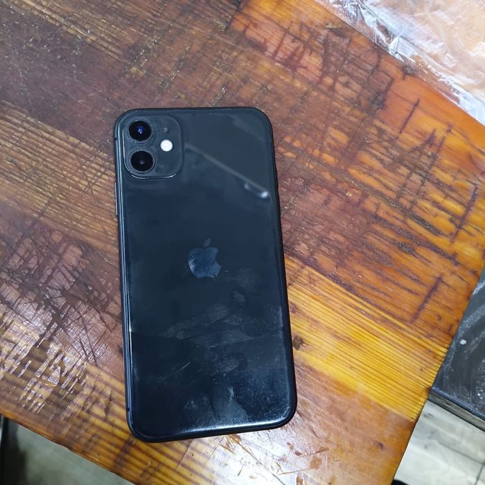 IPhone 11 в хорошем состояние