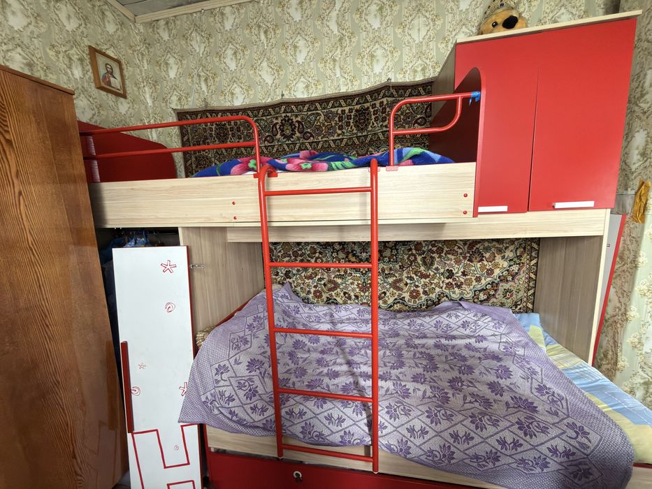 Продам двухъяростную кровать