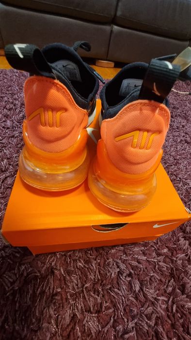 Air max 270 portocaliu marimea 37.5