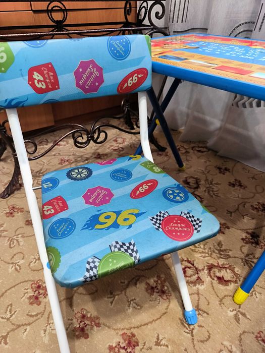 Детский столик со стульчиком