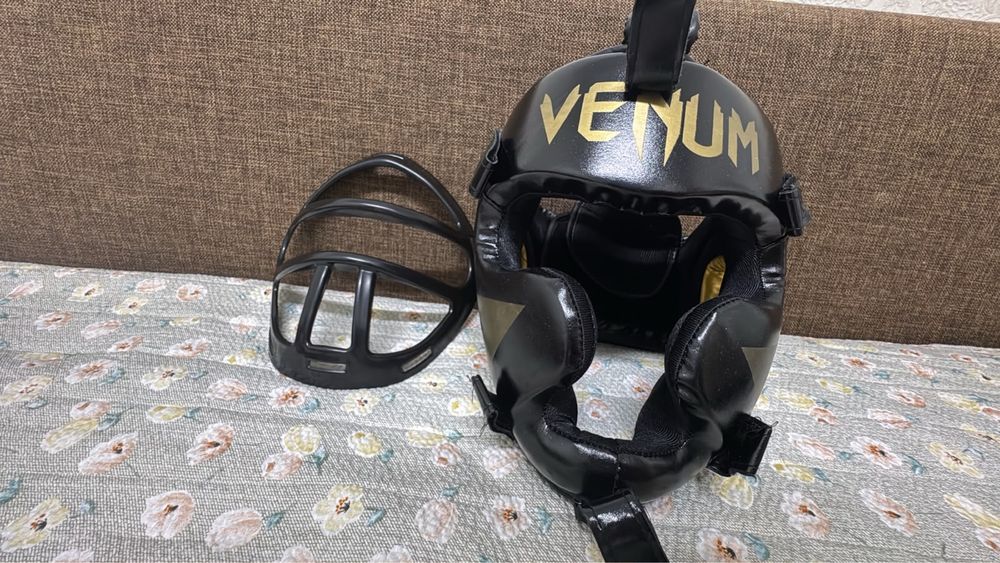 Шлем Venum в хорошем состоянии