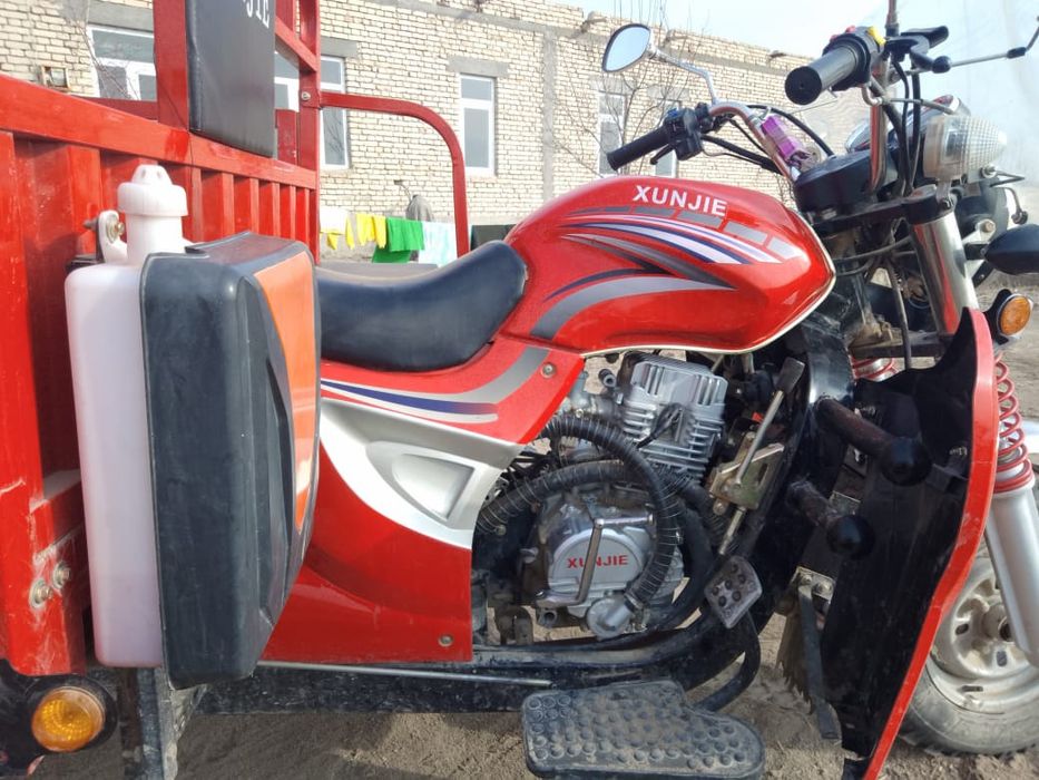 Muravey yangi kam yurigan