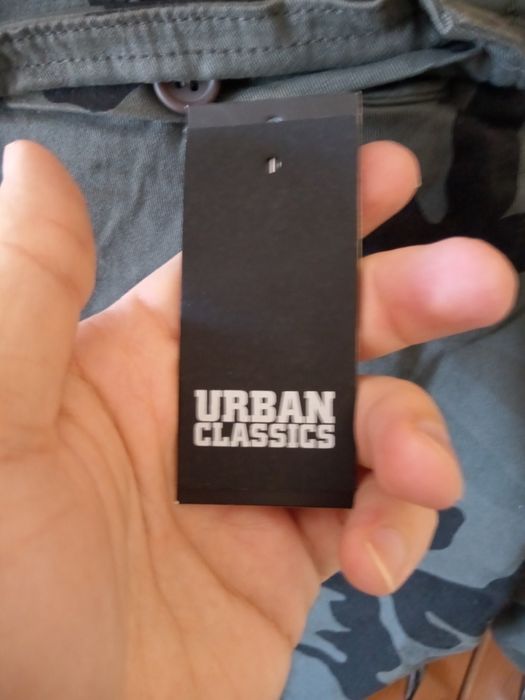 Pantaloni cargo Urban Classics mărimea 34,ghete piele Vans mărimea 46