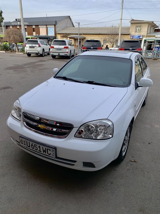 Lacetti 1.8 AT Sotiladi