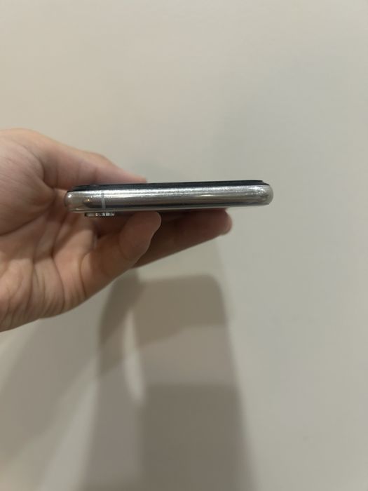 Продаю IPhone XS