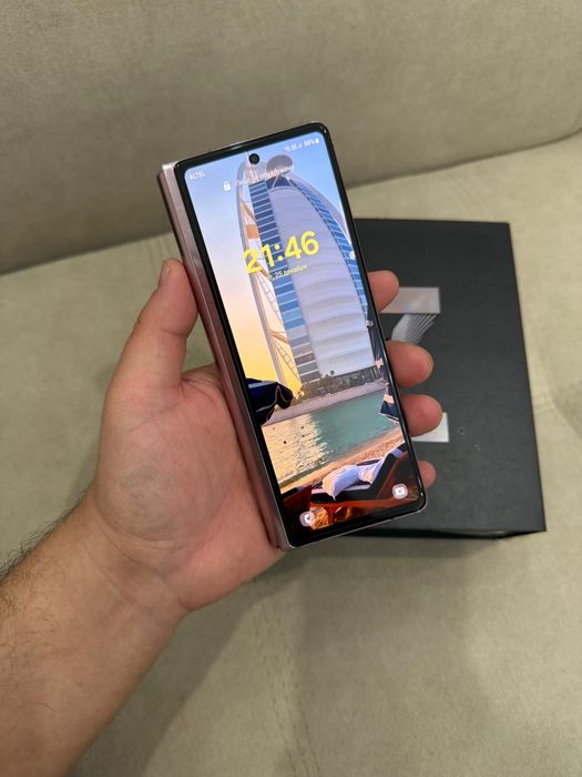 Samsung Z fold 2 хорошем состоянии