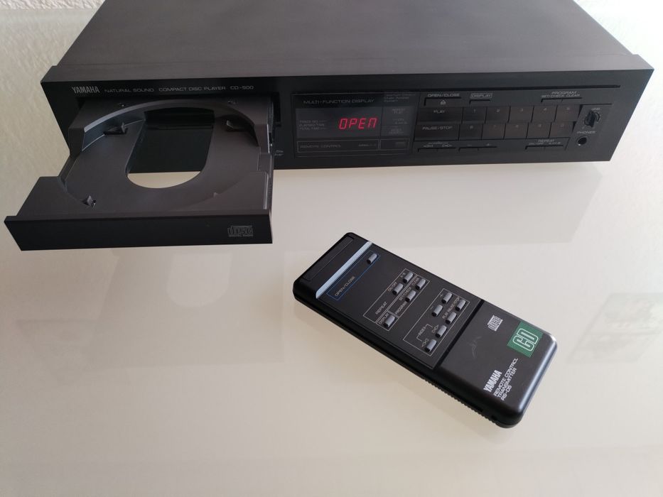 Vând un CD-player Legendar, Yamaha CD-500 din celebra serie Natural Sound