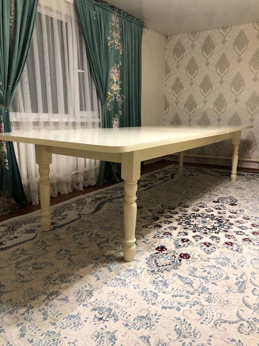 Продам стол для зала