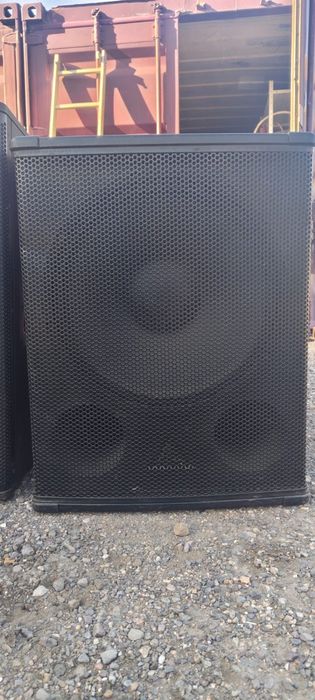 Профессиональный Сабвуфер Behringer Eurolive B1800X Pro