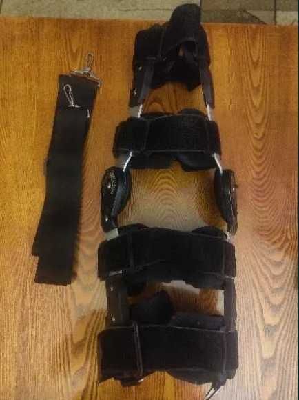 Продаётся регулируемый коленный ортез.