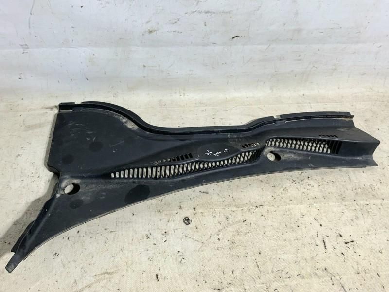 Grila stergator parbriz stanga Volkswagen Passat B6 3C 3C1819403B