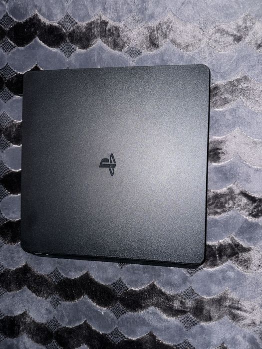 Vand PlayStation 4 slim