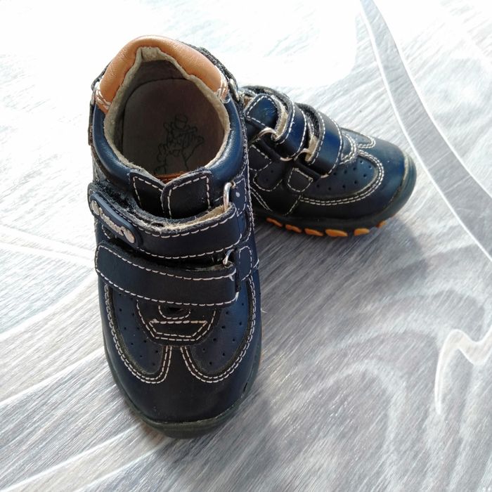 Продам ботинки на мальчика