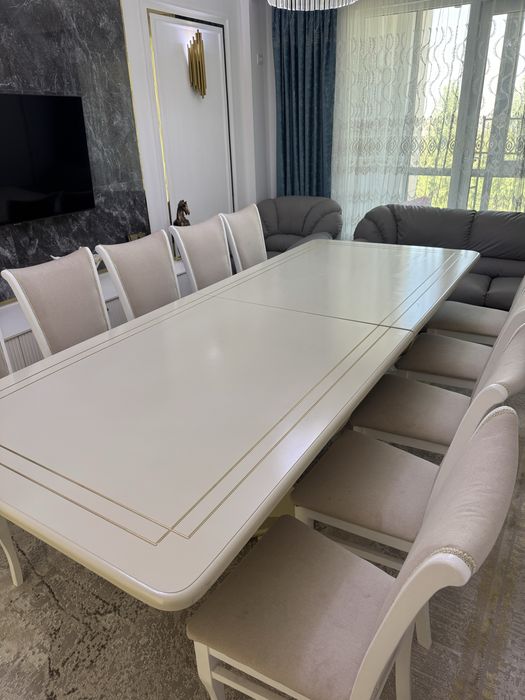 Гостевой стол и стулья