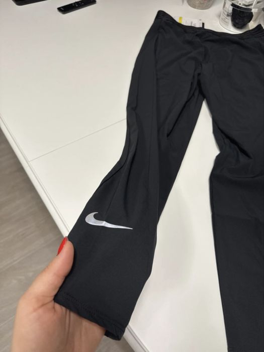 Pantaloni nike dama