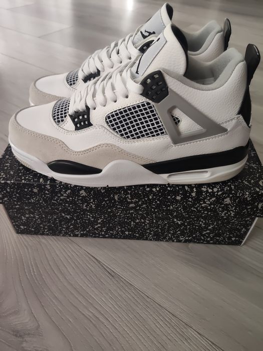 Vand jordan 4 military black