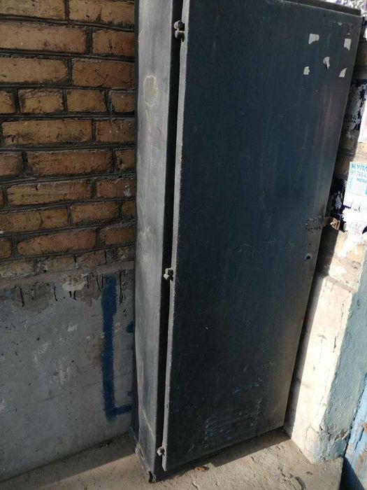 Ящик железный вместительный