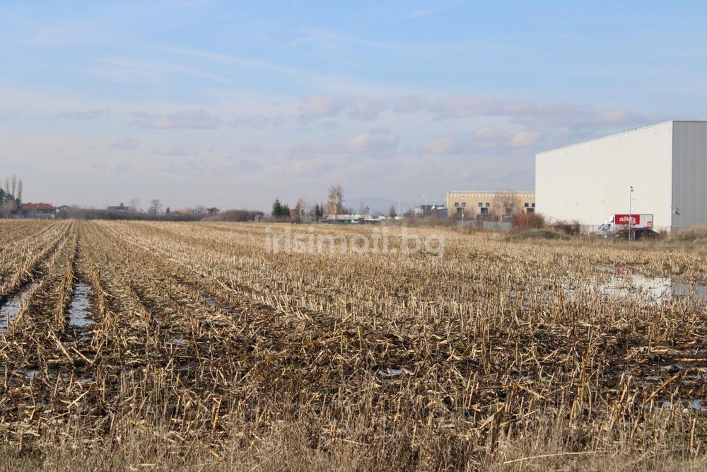 Продава се Парцел в София, Република - 886 кв.м за 46 €/кв.м - Снимка #1