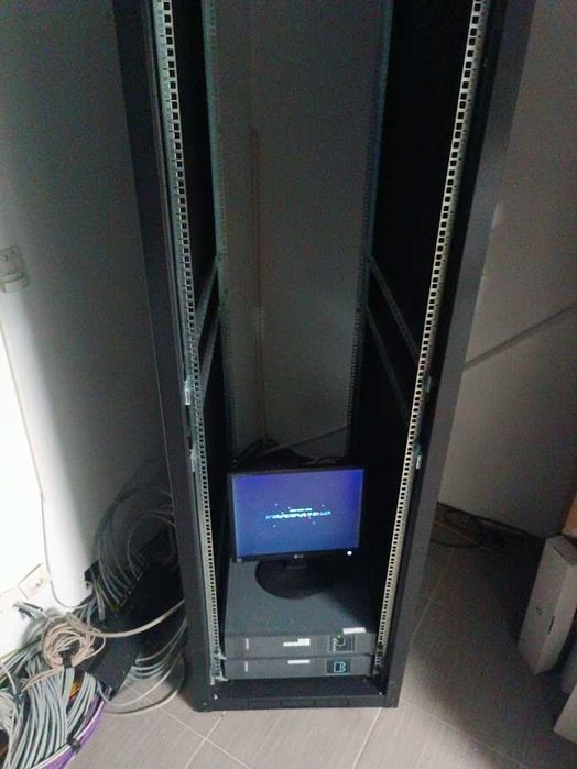 Сървърни шкафове / server racks 42U/45U