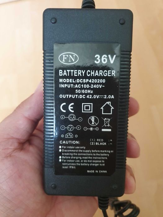 Incarcator Hoveboard / Hoverbord Trotineta electrica 42V  2Ah