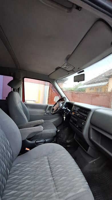Volkswagen  Caravelle T4 2.5   8+1 locuri