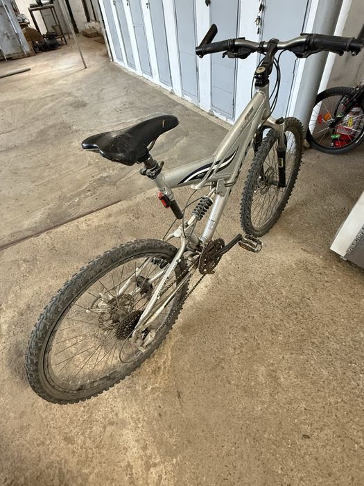 Vând bicicletă Cyclewolf full suspension FS2 XT
