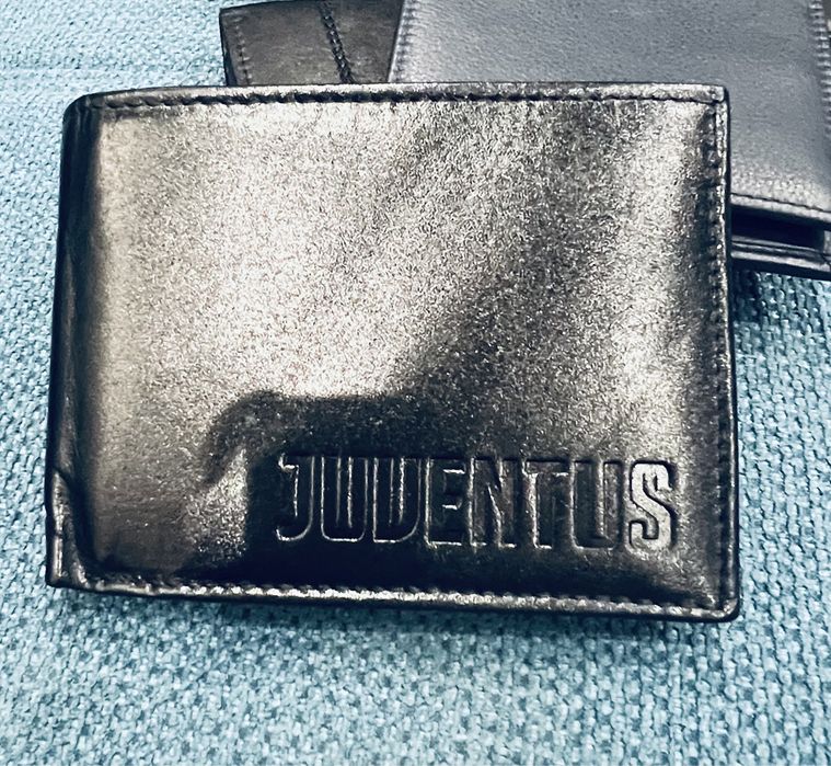 Мъжки портфейли внос от Италия.Ест. кожа.Нови,за футболни маниаци :)