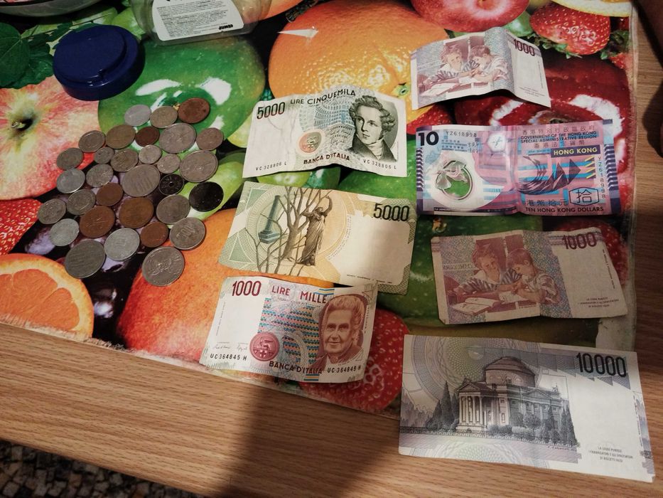 vand monede si bacnote vechi urgent!