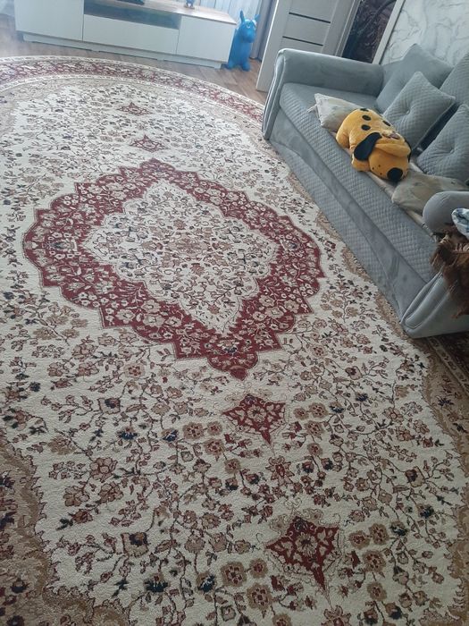 Продам б/у ковер