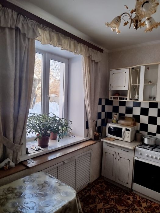 Продам квартиру .