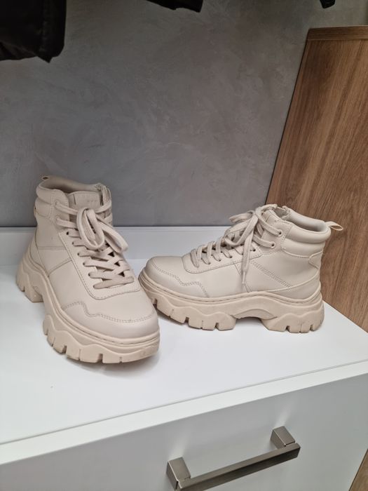 Дамски кецове,боти