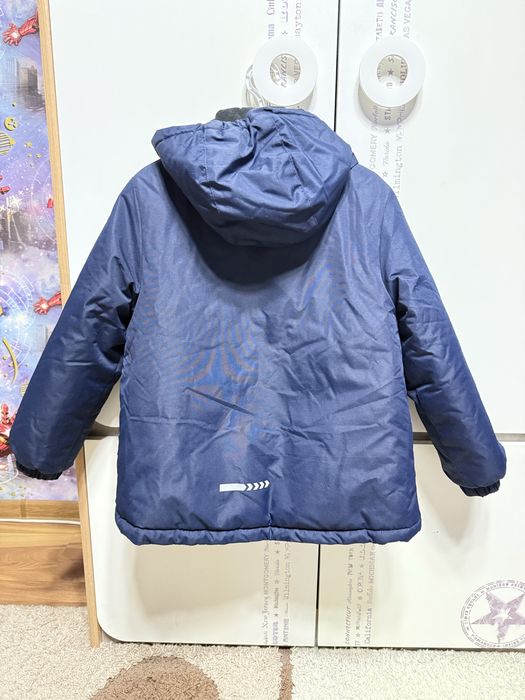 Продается куртка темно-синего цвета б/у (рост 146)