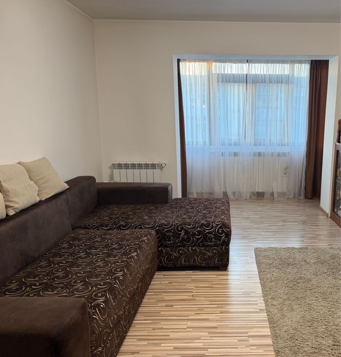 Titlu recomandat pentru OLX: Apartament 3 camere decomandat, 64 mp, Capăt 1, mobilat, mansardă, AC, 92.000 €