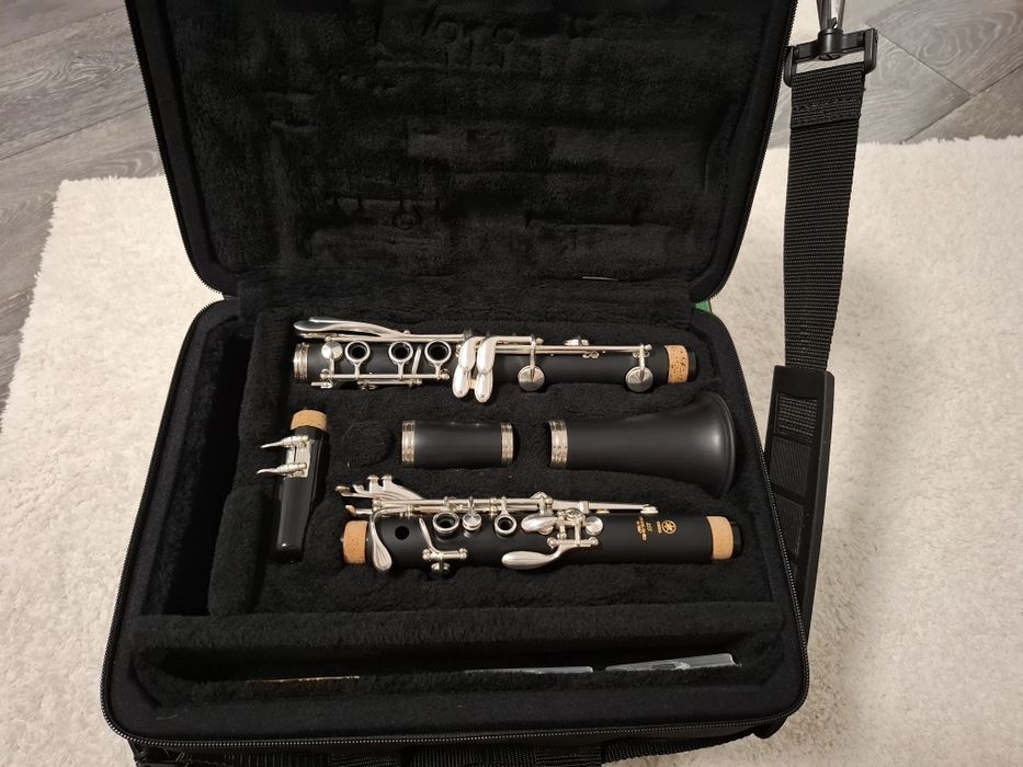Vând clarinet Yamaha