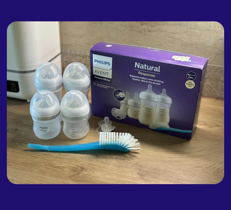 Комплект за новородено Philips AVENT SCD838/11
- 4 броя шишета за хра