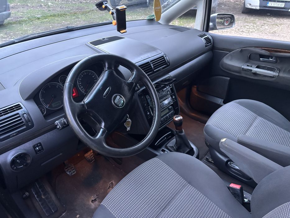 Сеат Алхамбра.       .