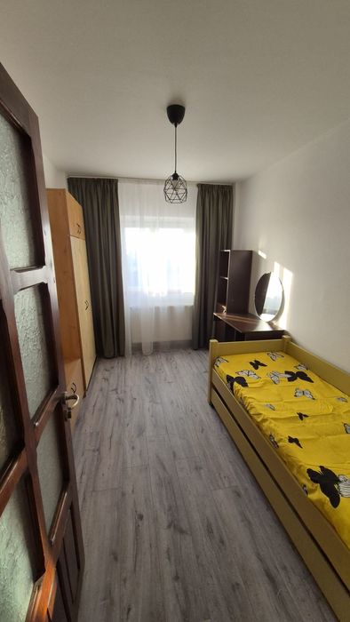 Inchiriez apartament 3 camere