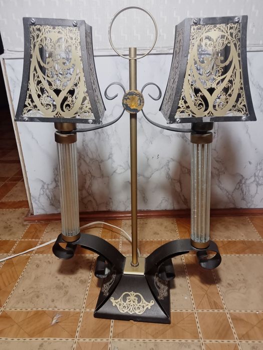 Светильник-ночник.