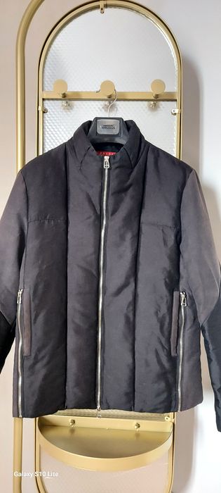 Куртки и ветровки